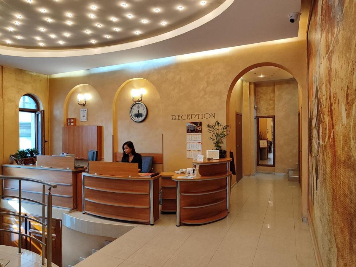 Семеен Хотел "Булаир" Burgas Exteriör bild